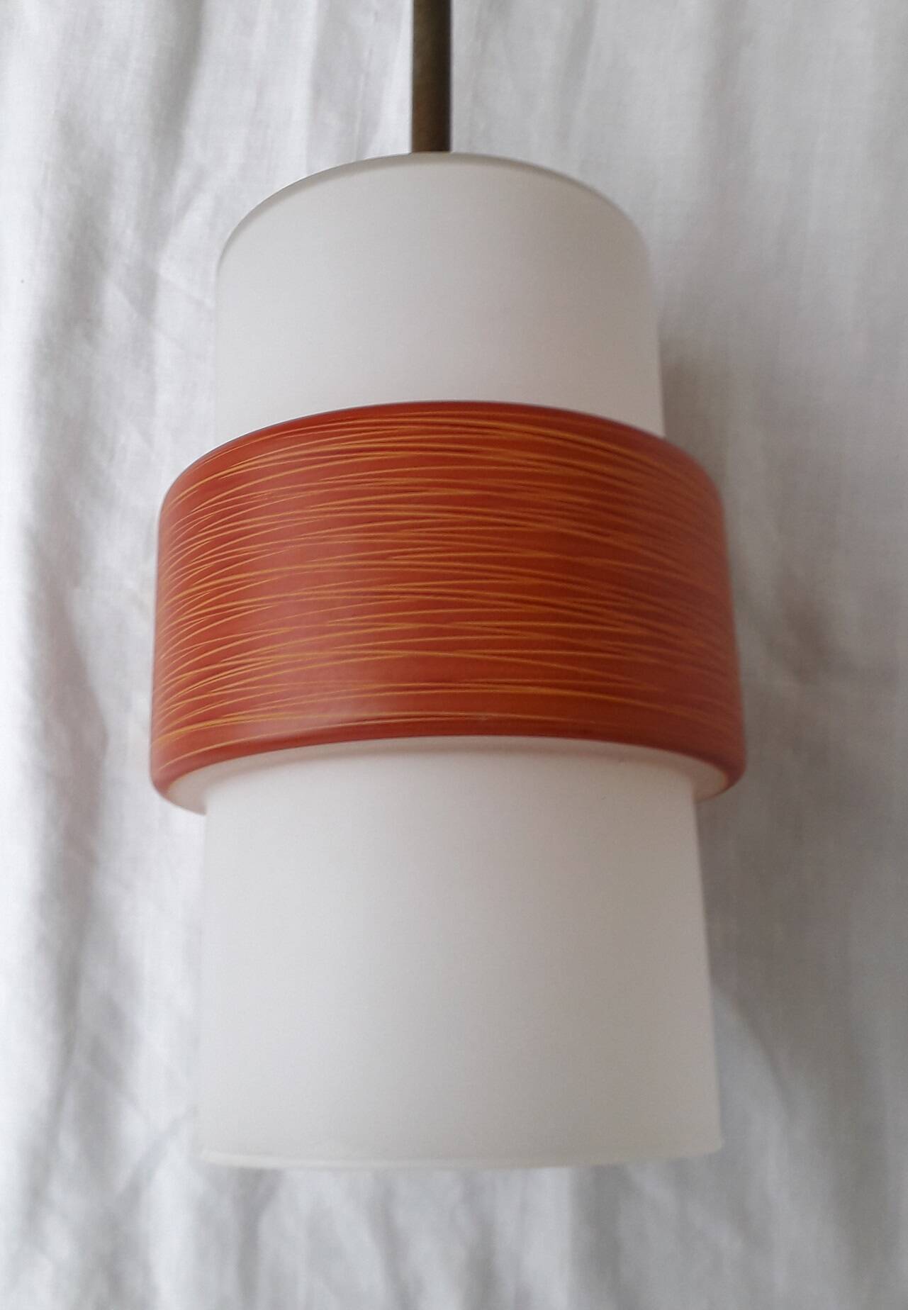 Opaline suspension