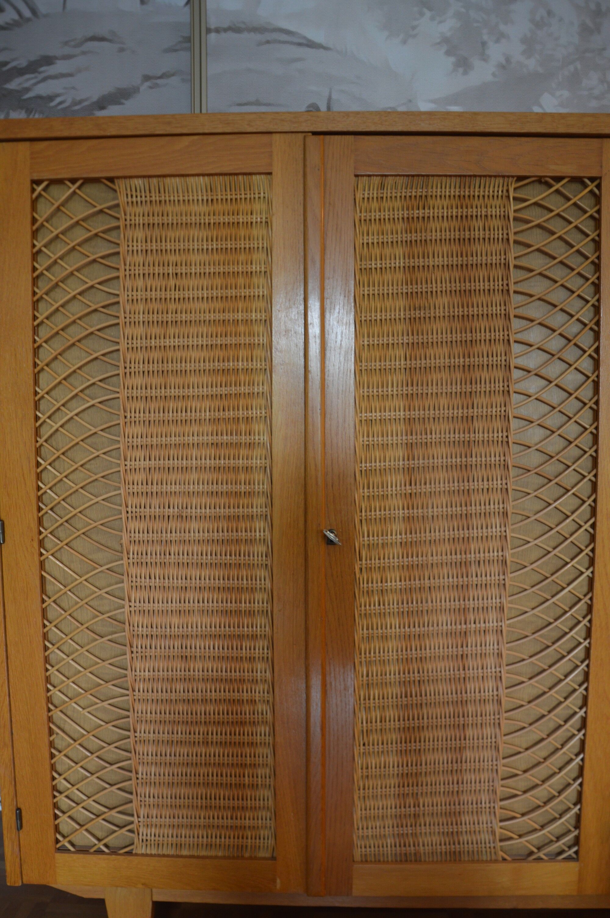 Commode penderie secrétaire en rotin vintage