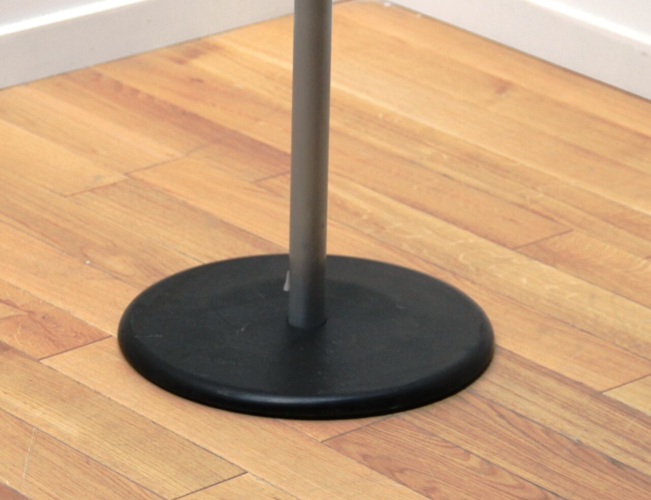 Coat rack 999 Aiuto, Rexite