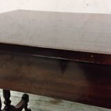 English-style coffee table with flaps