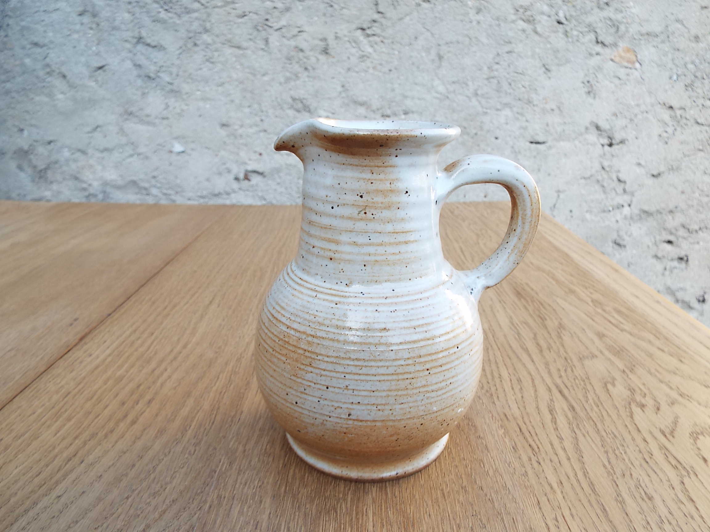 Pitcher 0.75l in marsh sandstone