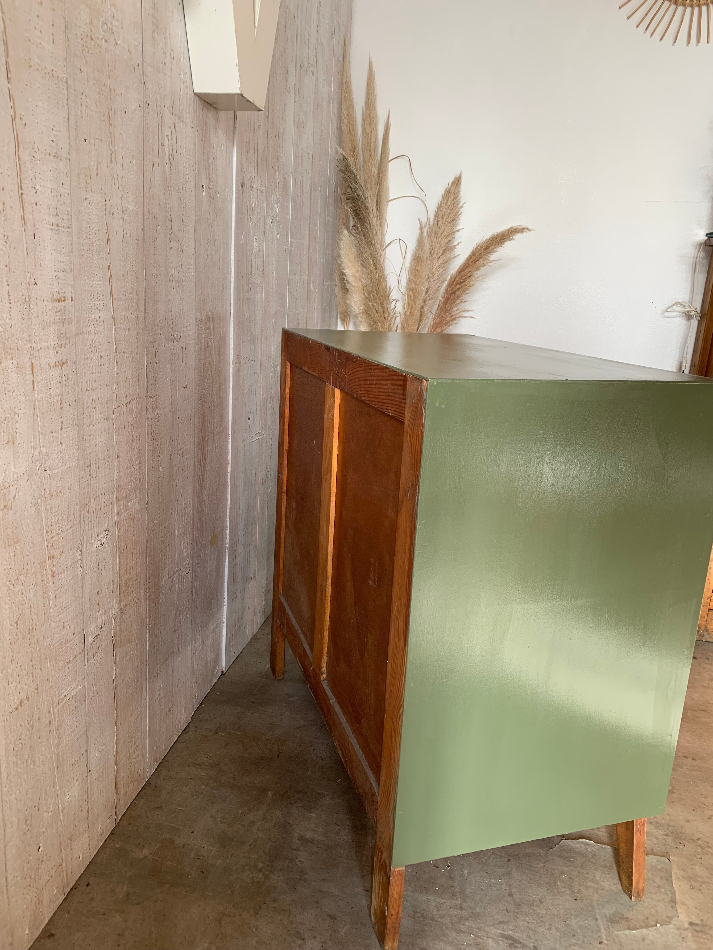 Vintage chest of drawers