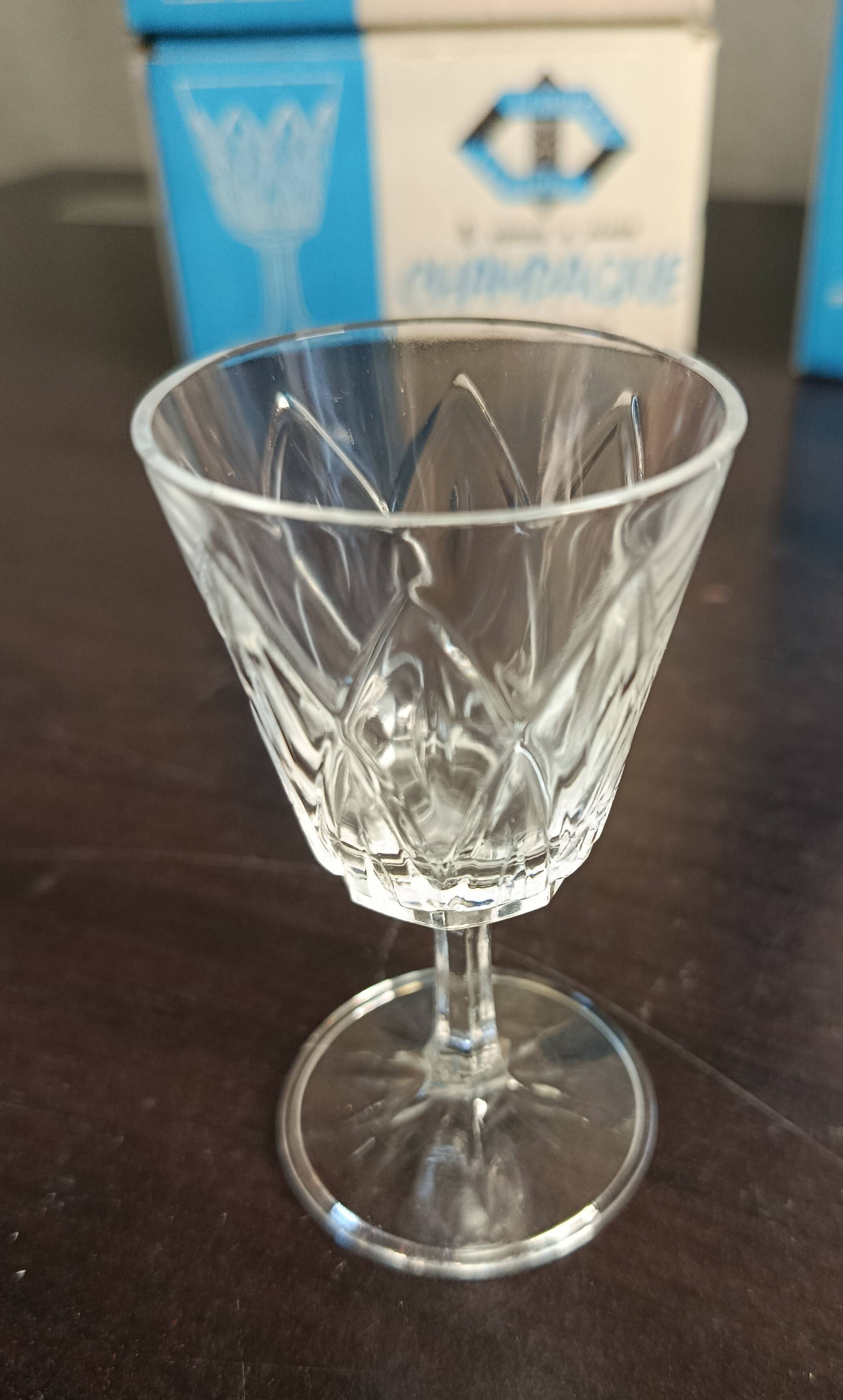 Service of 36 stemmed glasses complete, VMC Crystal, Reims, 1960s.