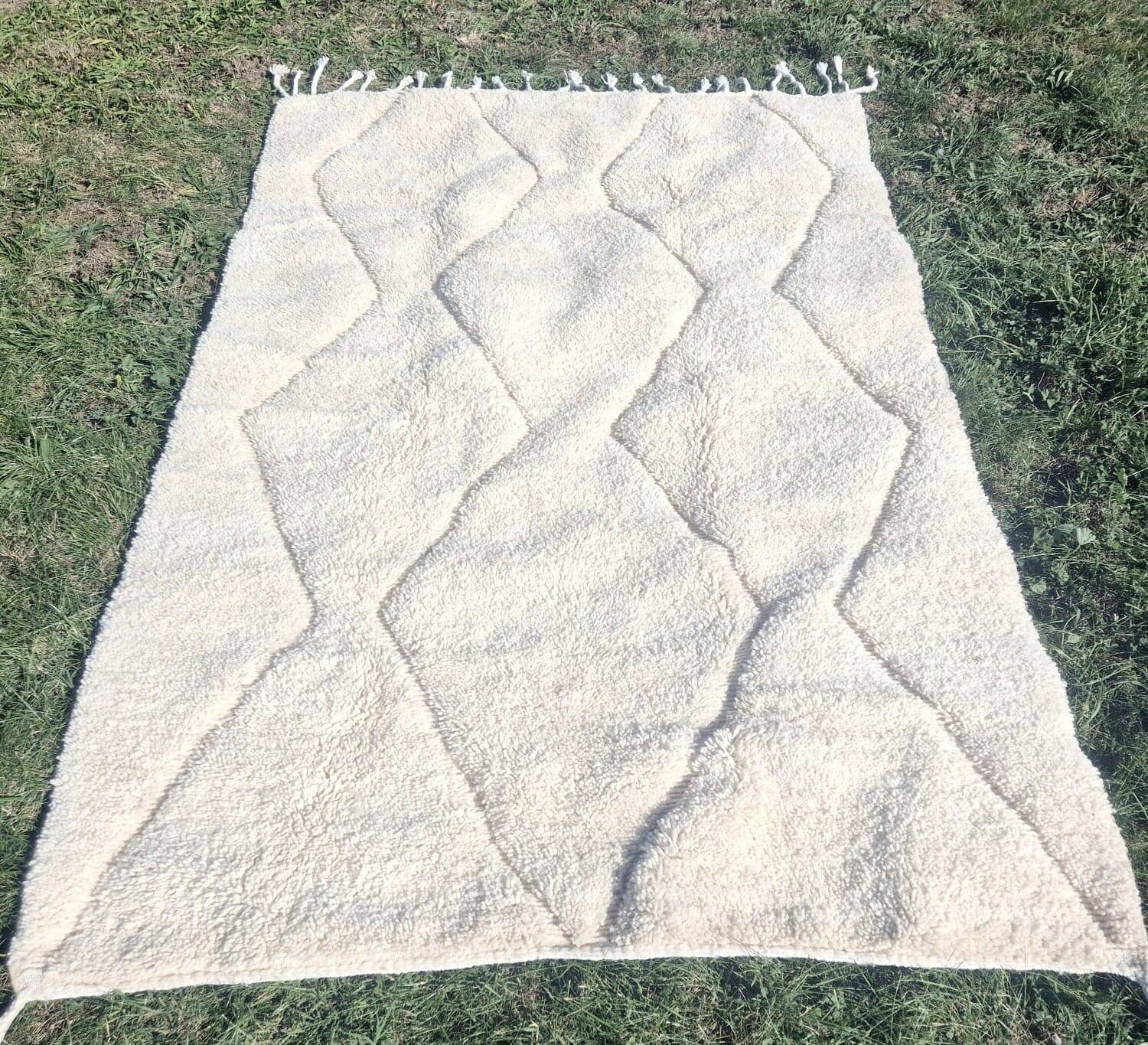 Beautiful handmade Berber rugs, 100% wool, ideal for a Christmas gift.