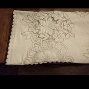 Nappe rectangulaire et 11 serviettes motif dentelle