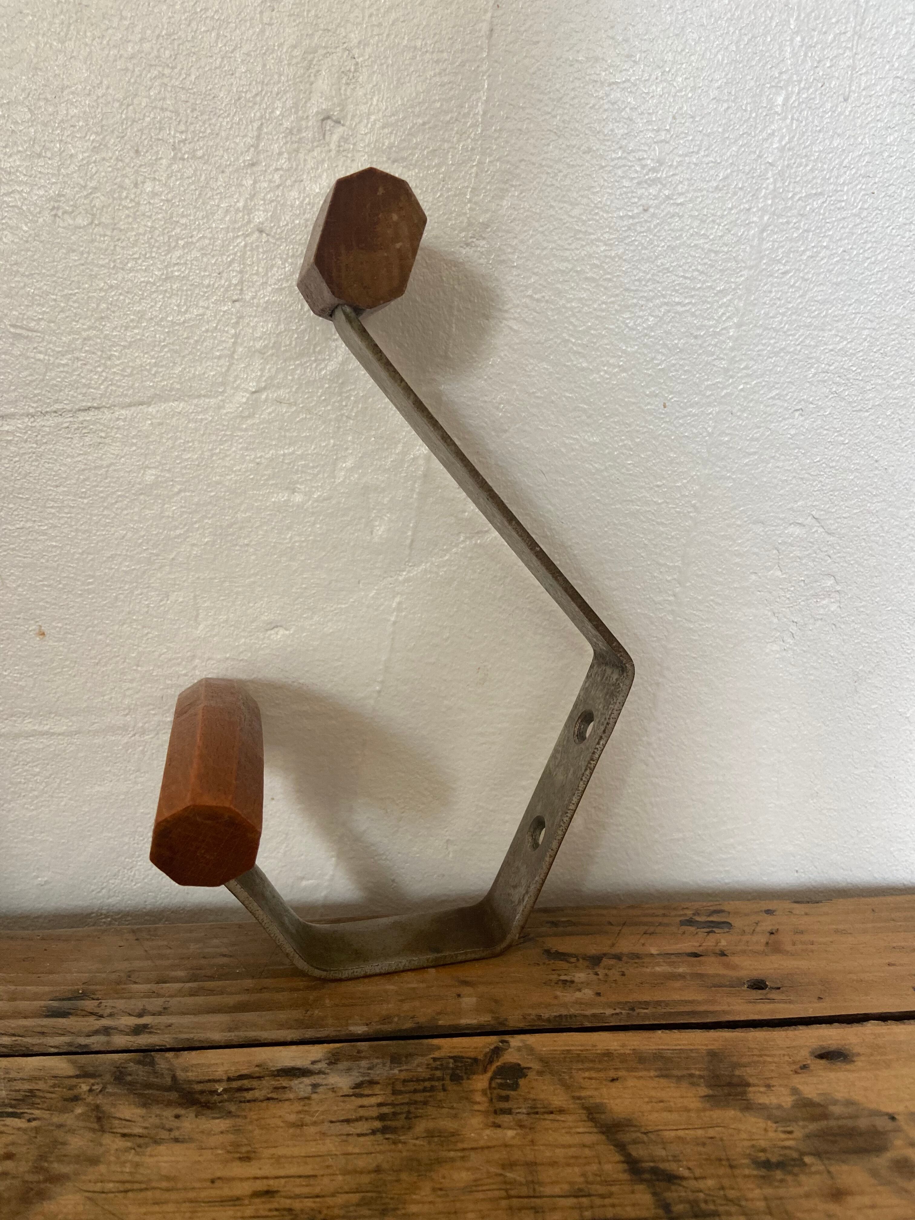 Patère en bois et métal vintage