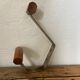 Patère en bois et métal vintage