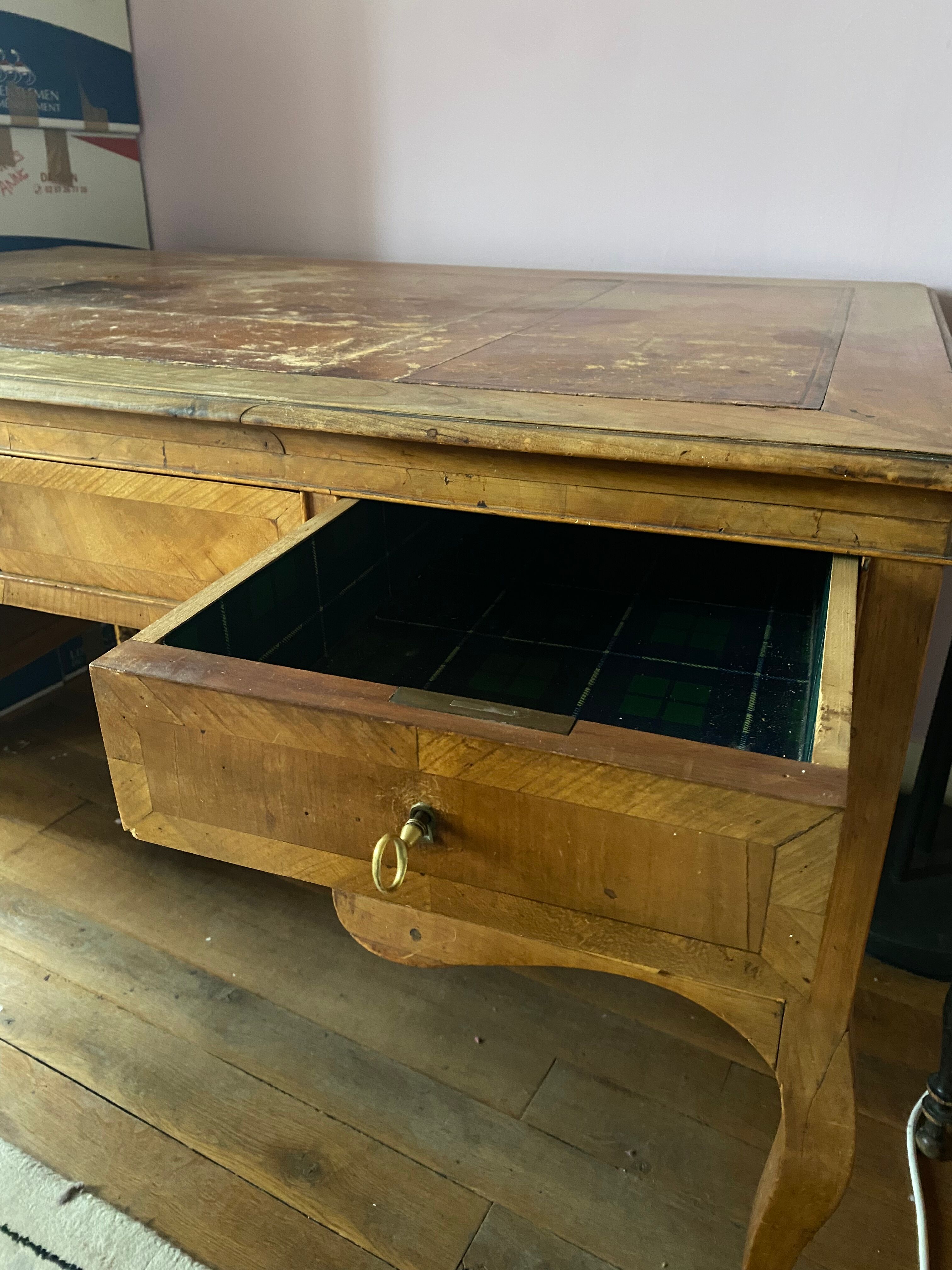 Bureau double face XVIII