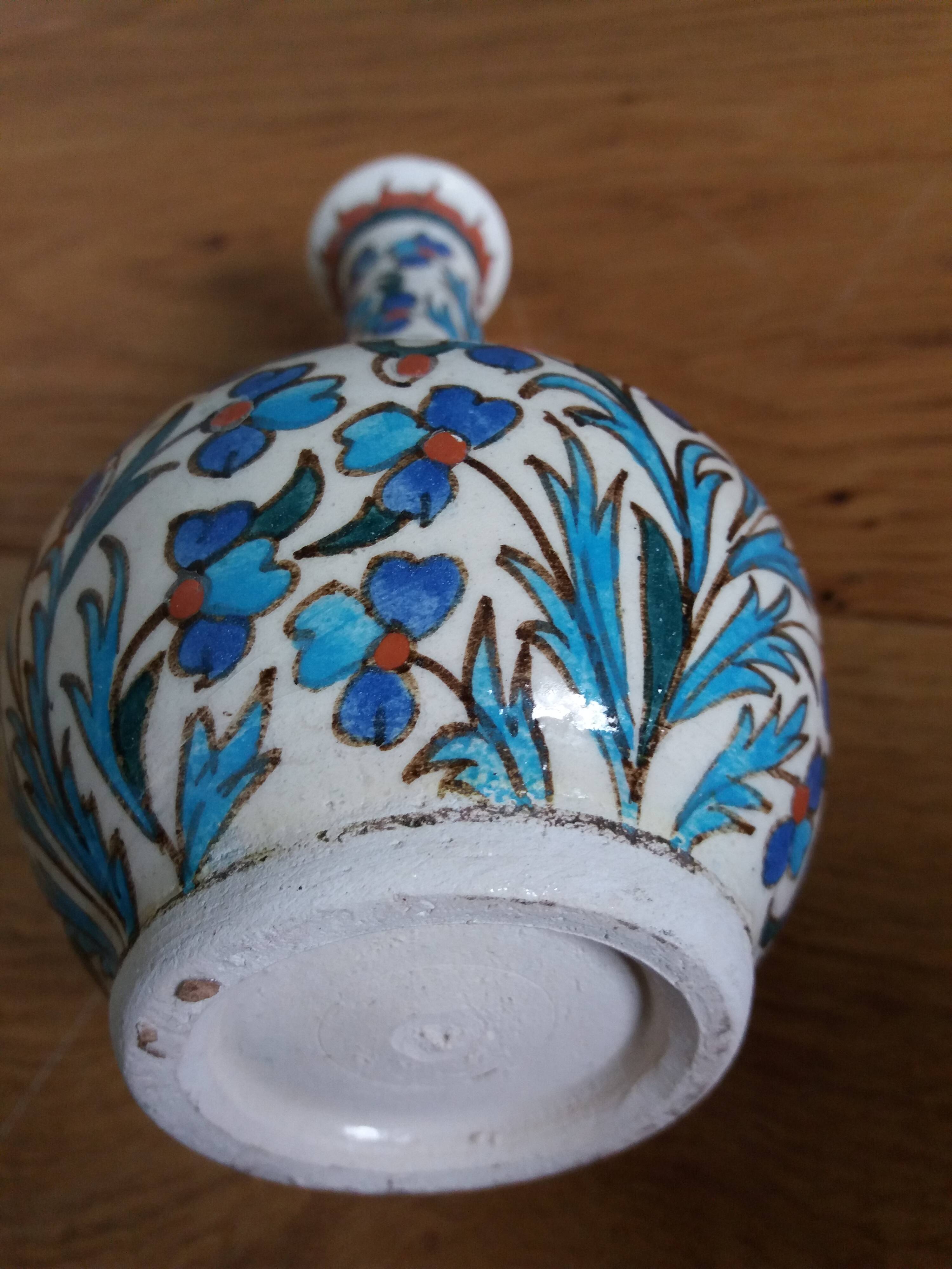 Vase soliflore décor peint Iznik Turquie