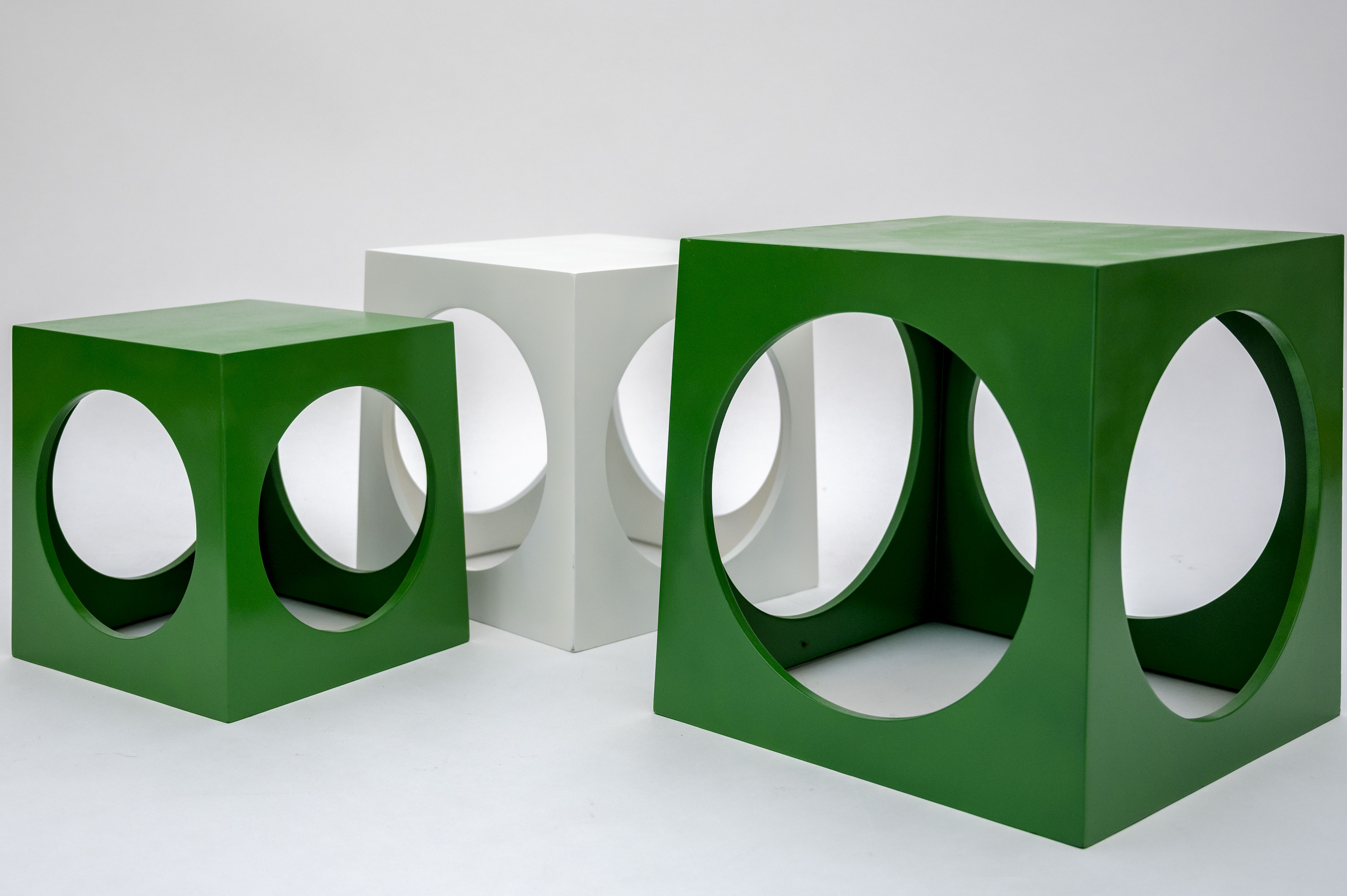 Seventie's graphical nesting tables