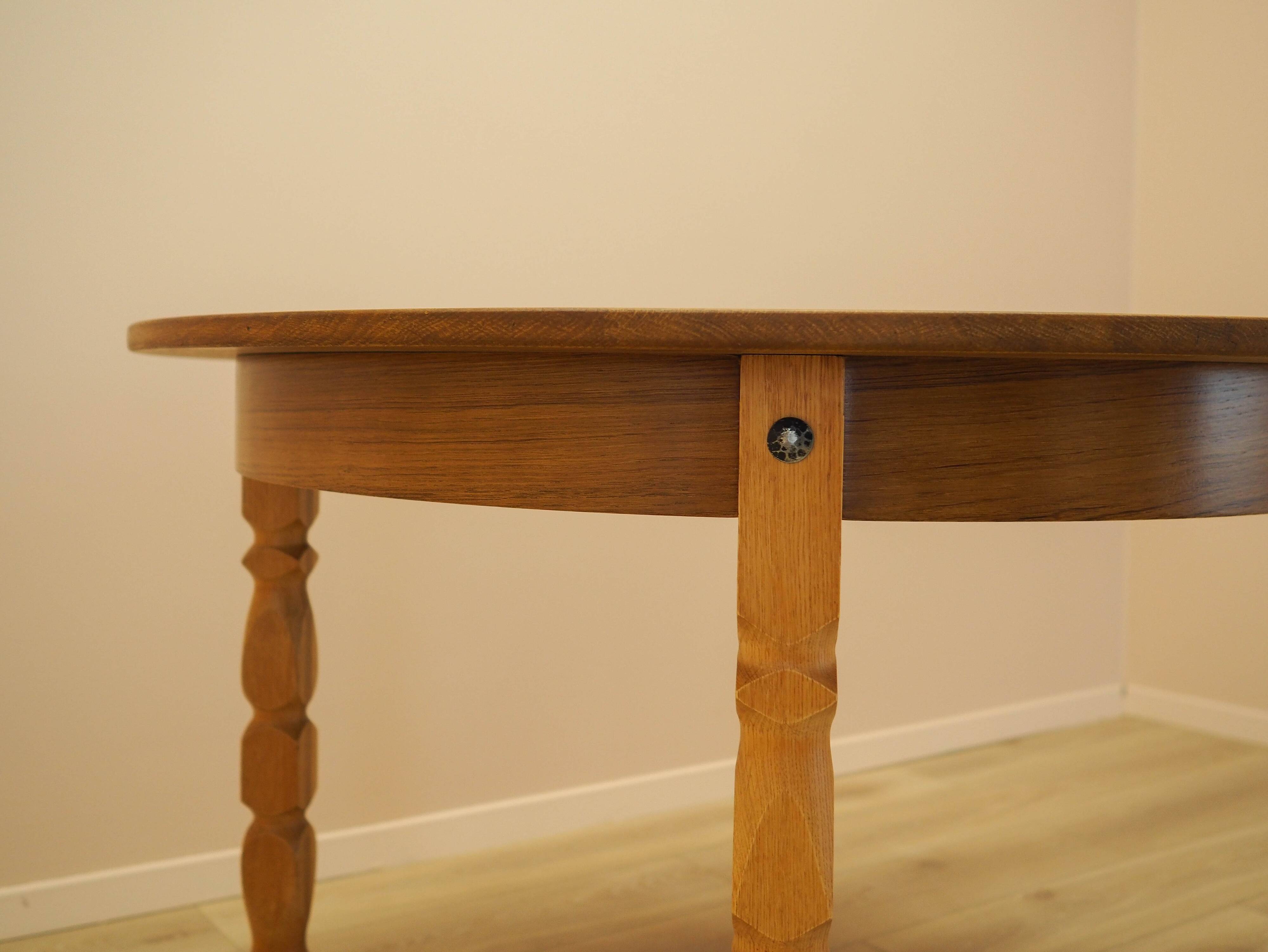 Round oak table, Danish design, 1960s, designer: Henning Kjærnulf