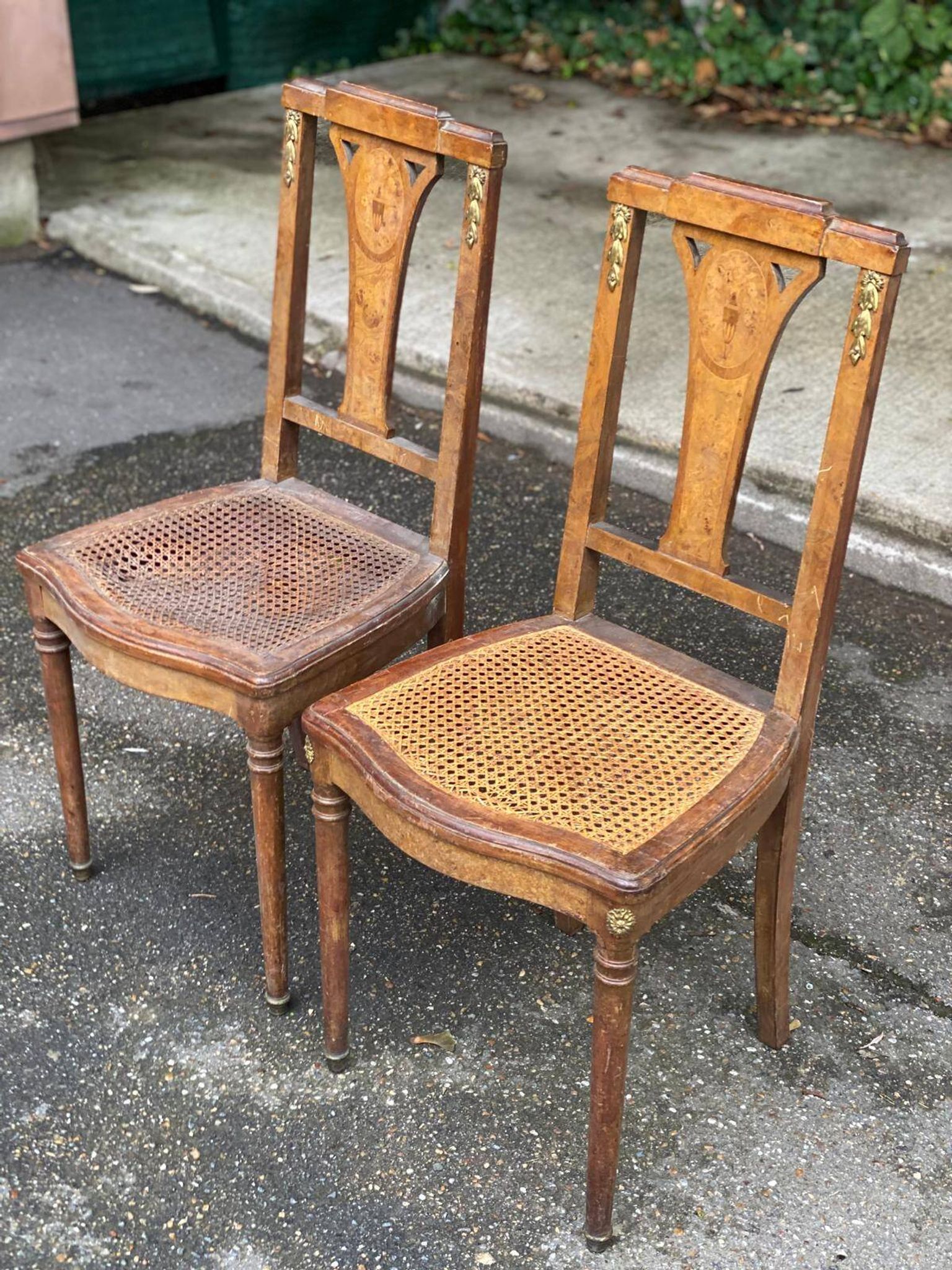 2 Art Deco chairs from the 1930s, made of solid wood with caning.