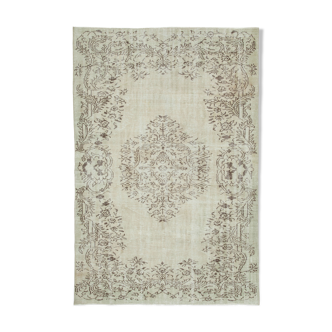 Tapis beige oriental vintage fait à la main 176 cm x 257 cm