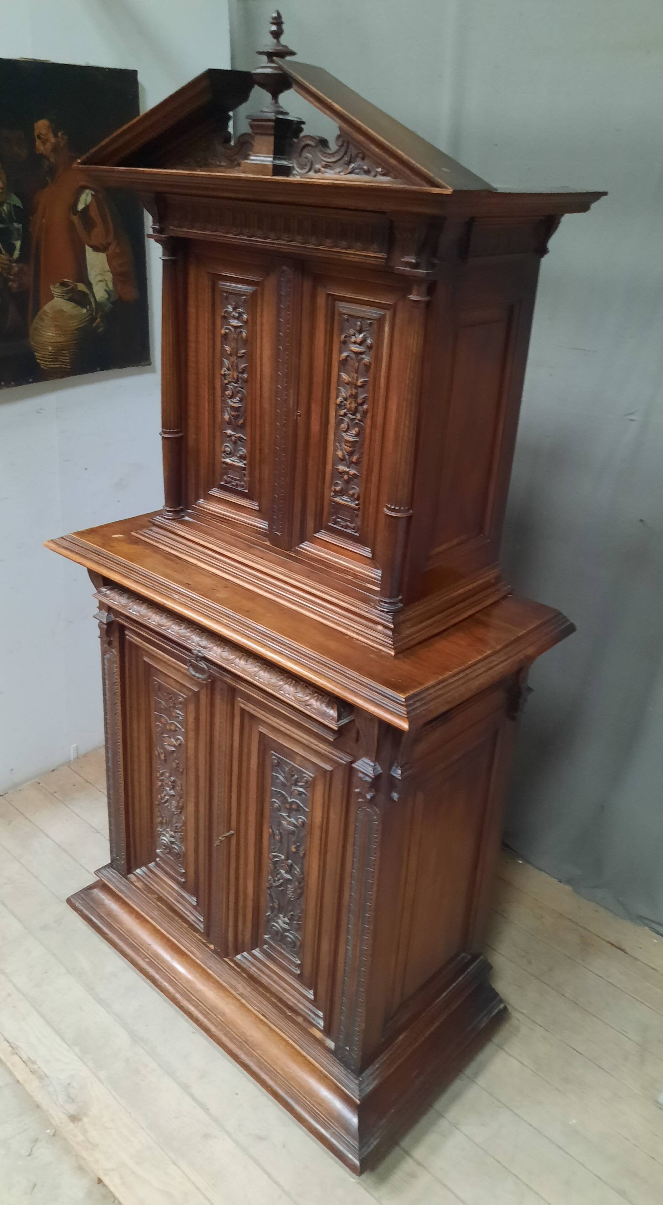 Renaissance style furniture with 4 doors