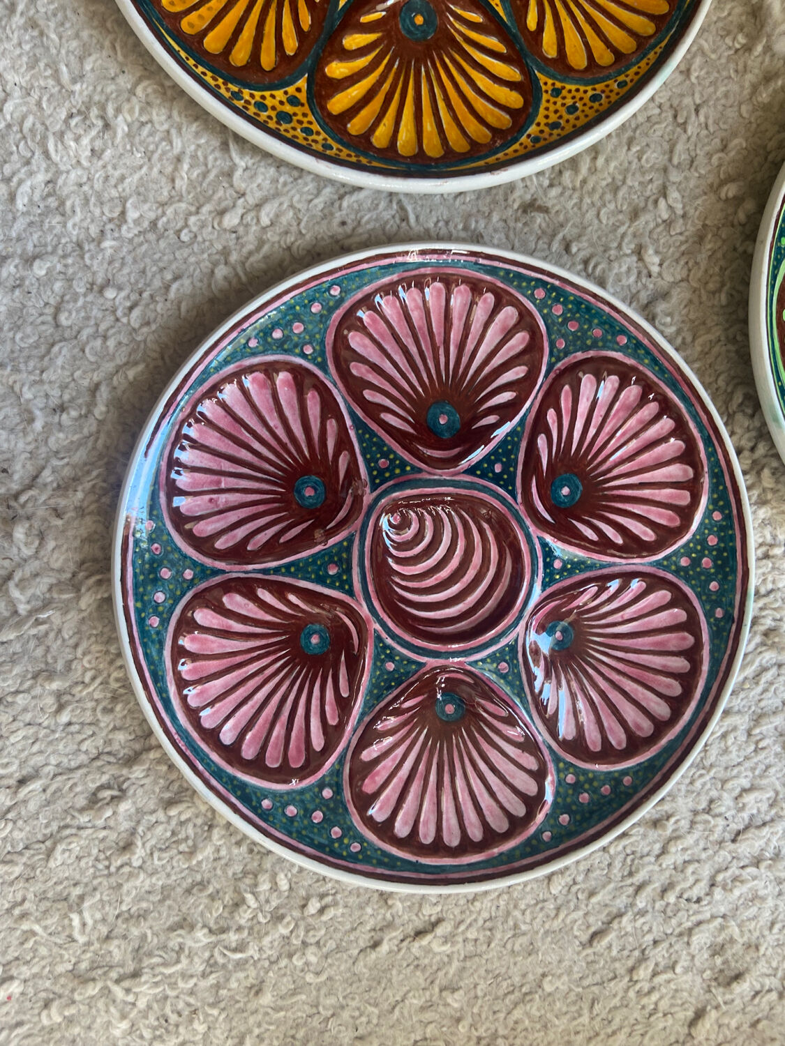 Set of 6 ceramic oyster plates