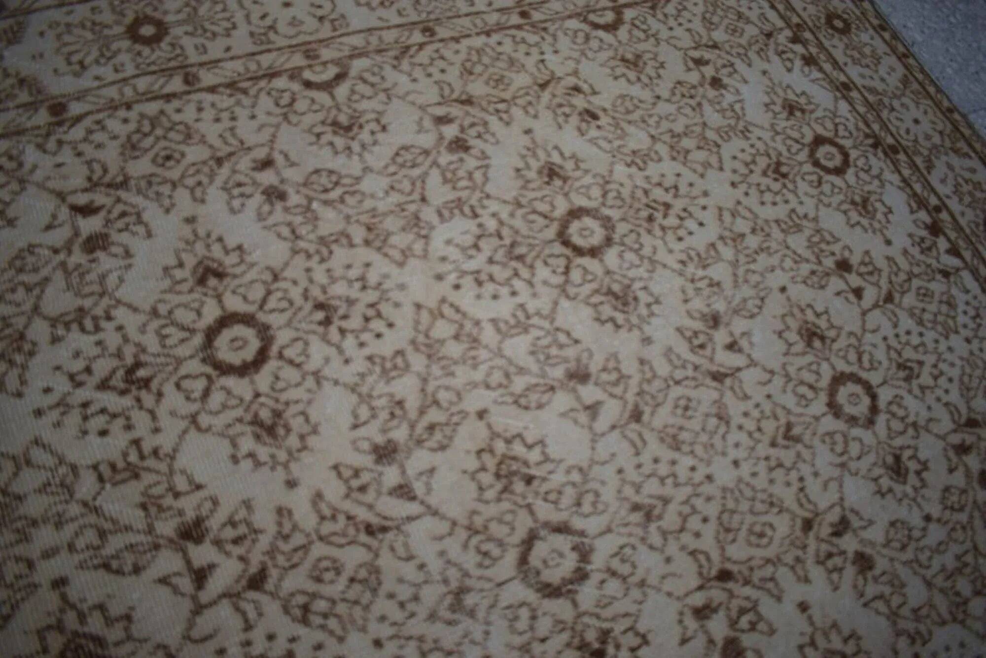 Vintage Turkish Oushak rug 204x318 cm