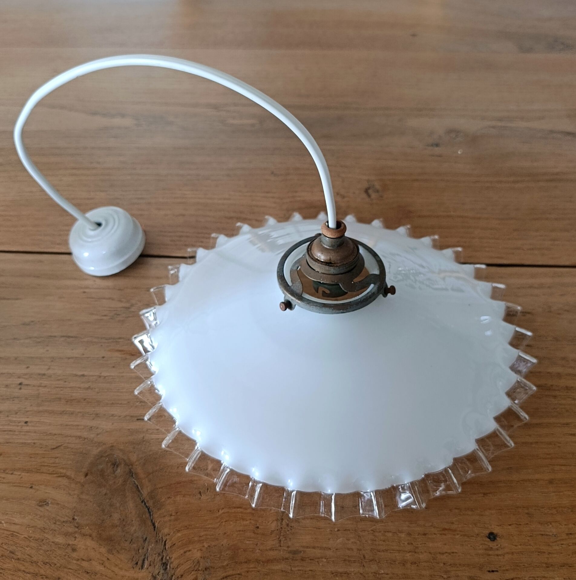 Suspension opaline