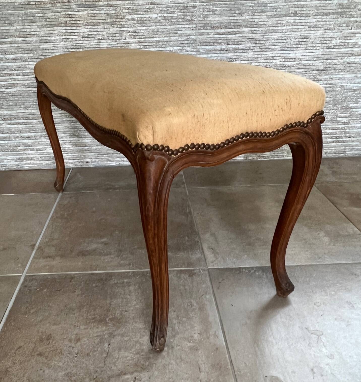 1900 Louis XV style bench in walnut, bench seat