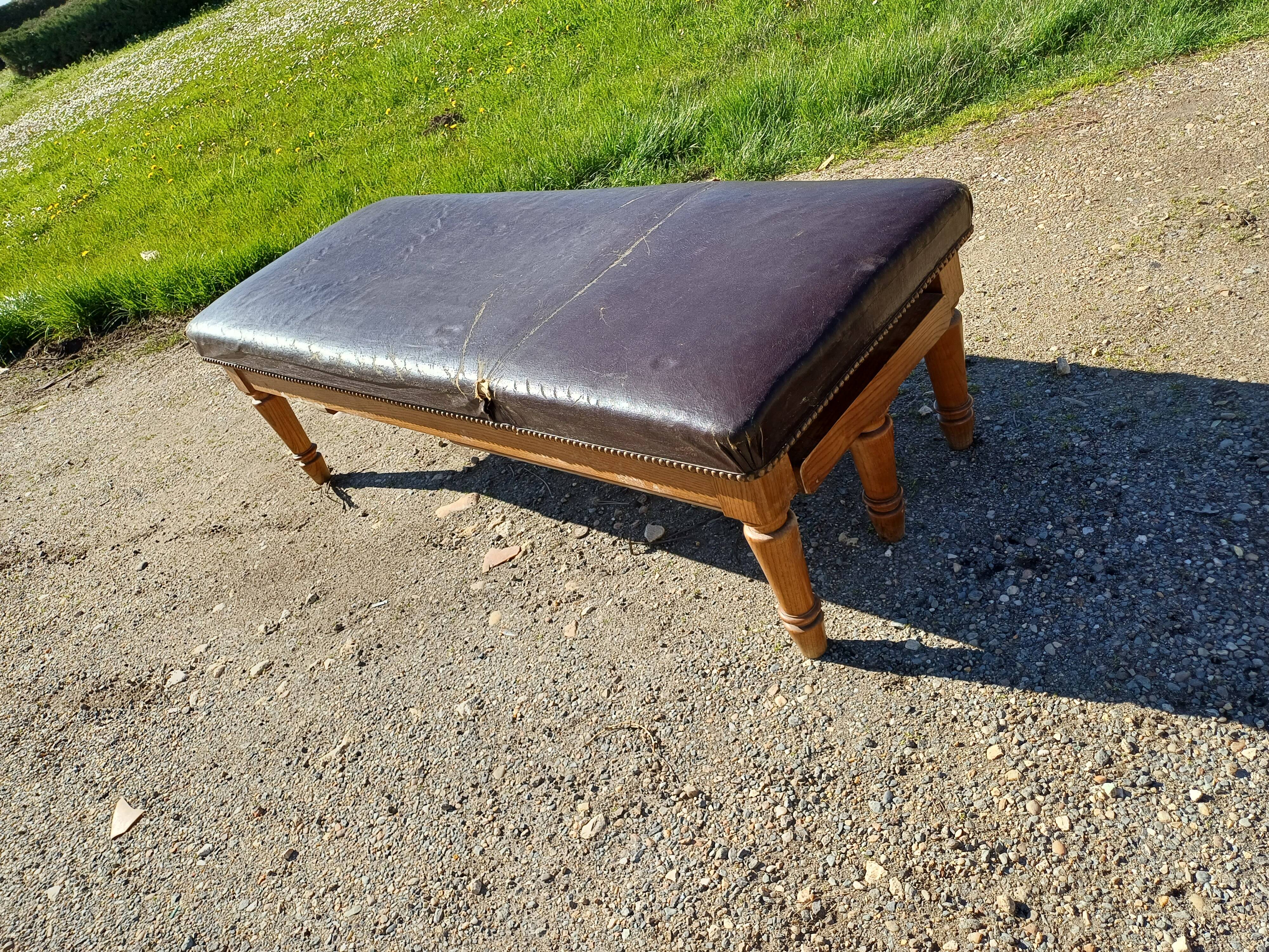 Doctor's bench oak and leather 19th