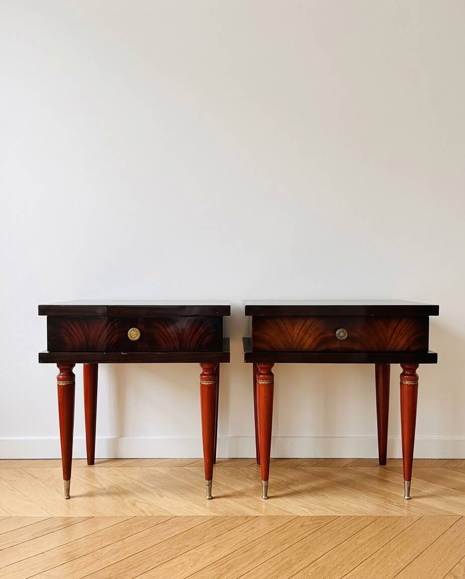 Paire de tables de chevet style Empire en bois foncé