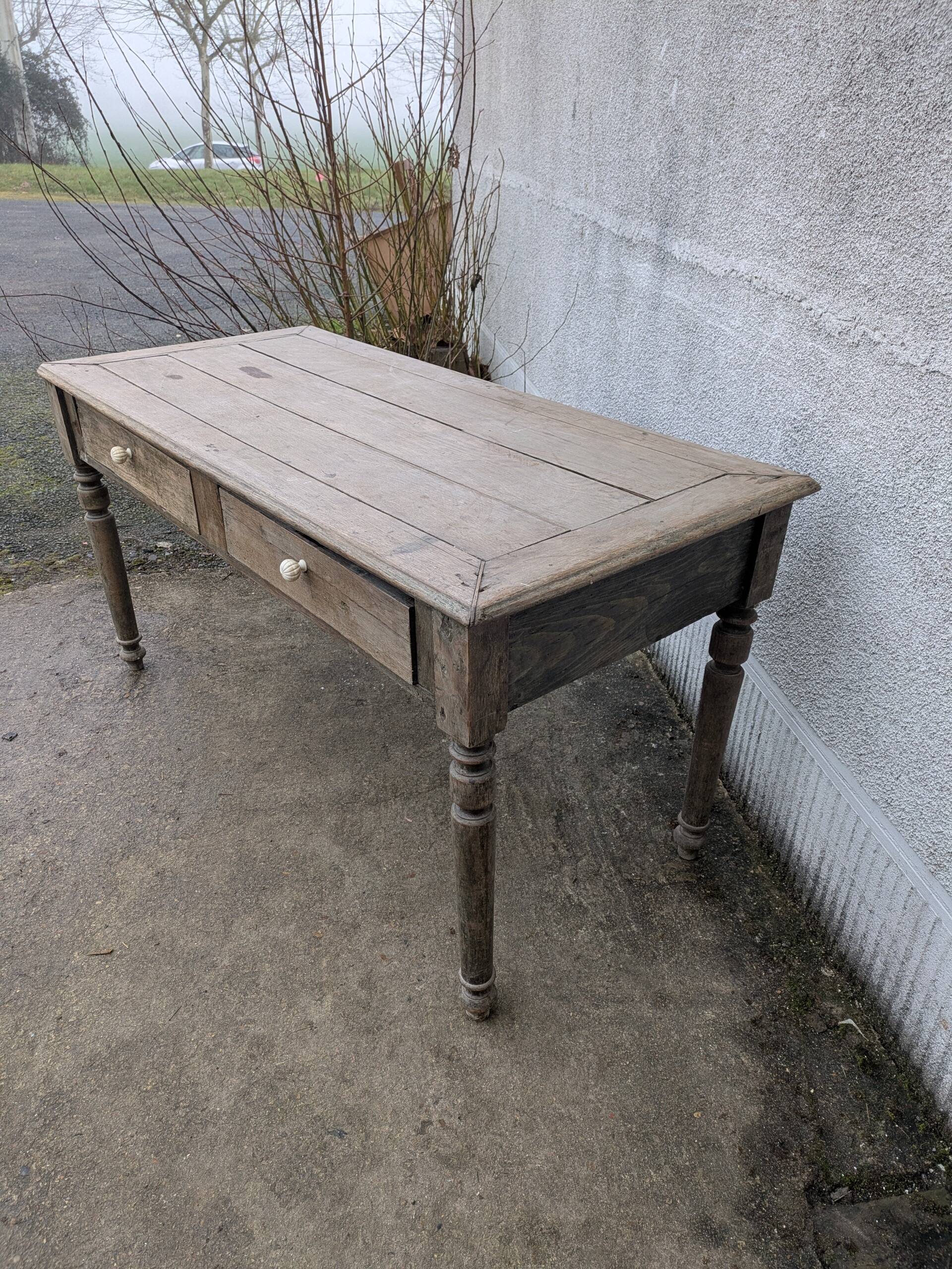 Table ancienne