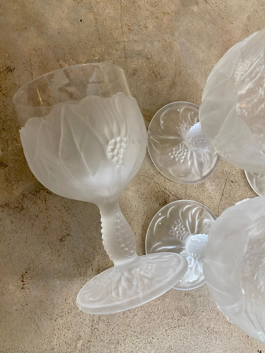 Set of 5 wine glasses