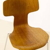 8 chaises T en teck, conçues par Arne Jacobsen pour Fritz Hansen, années 1980