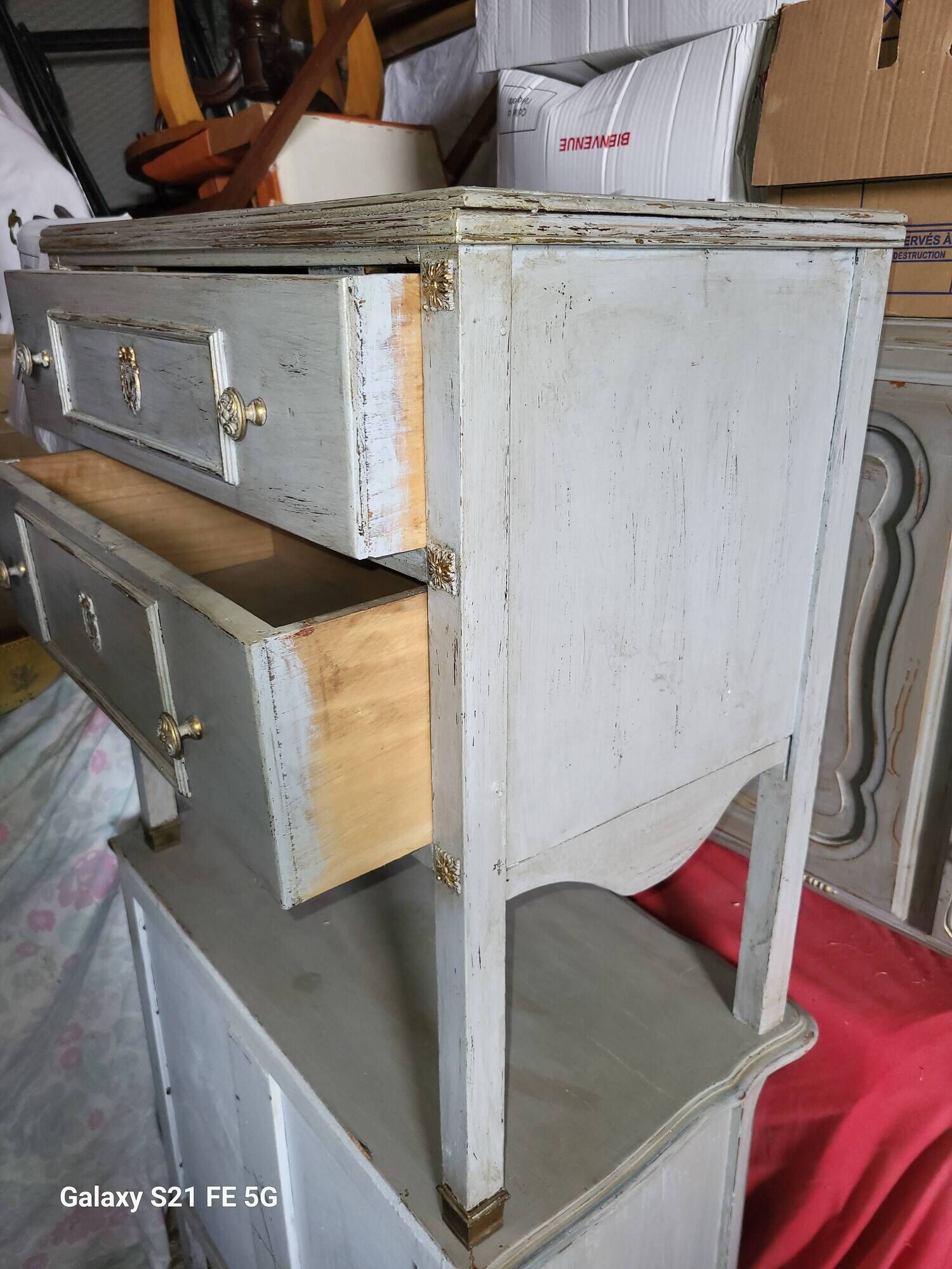 Chest of drawers with 2 drawers
