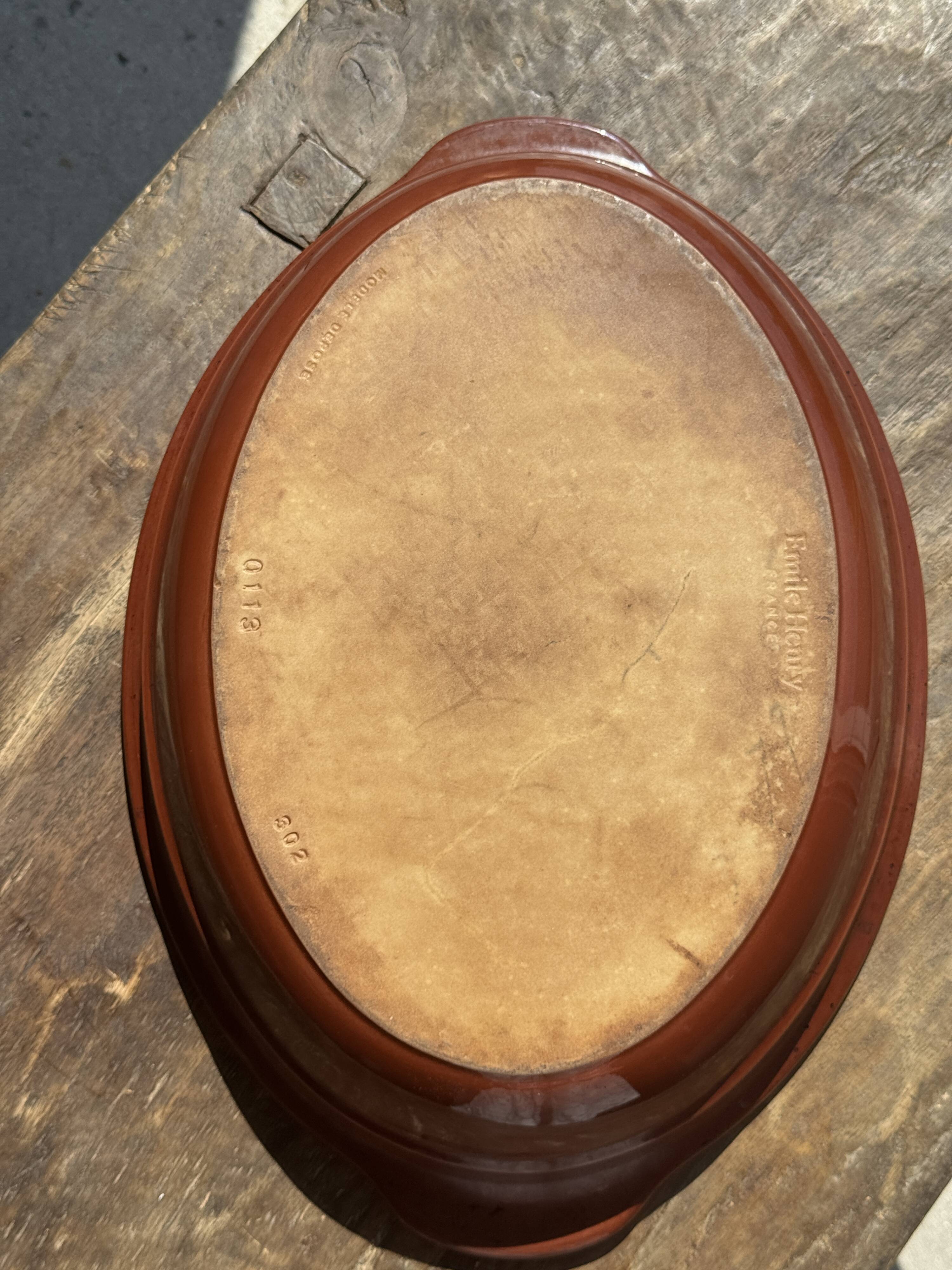 Huge oval oven dish with handle