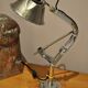 Lampe articulée et pivotante industrielle