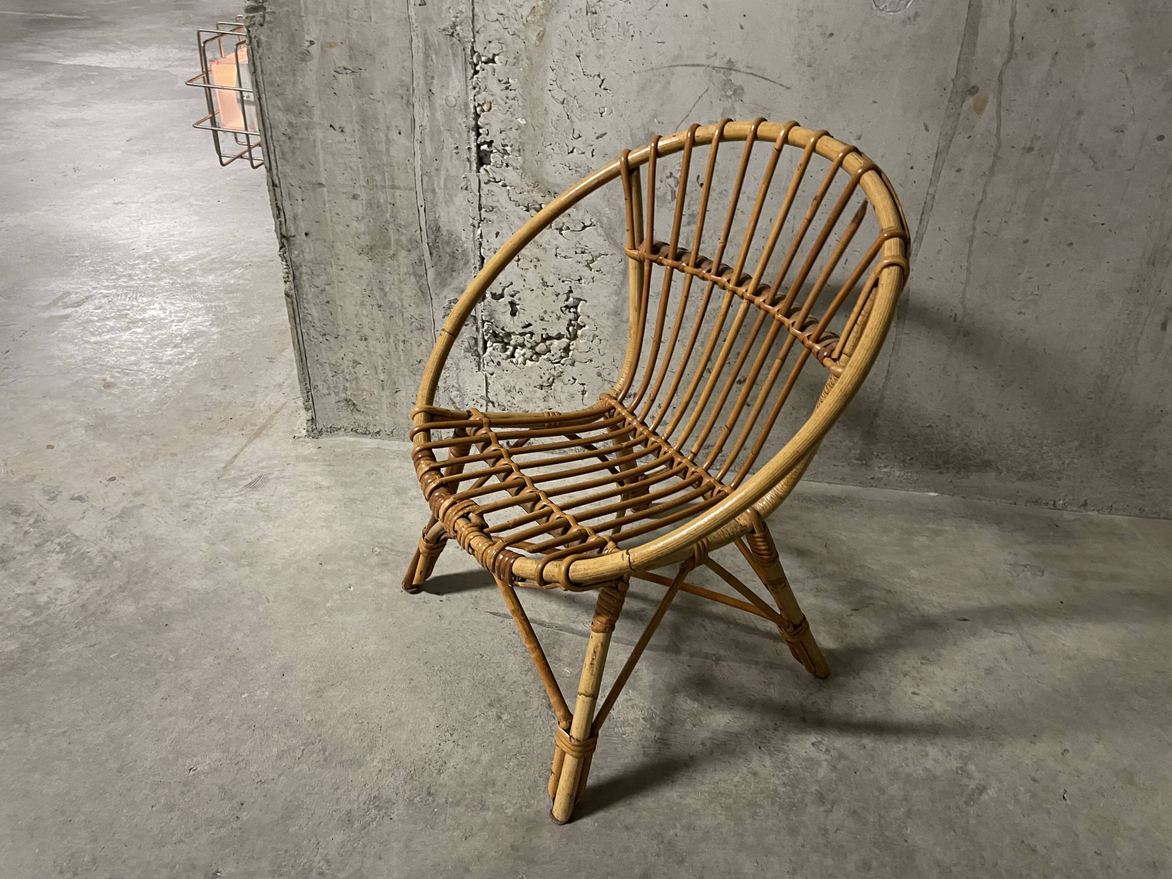 Fauteuil corbeille enfant en rotin
