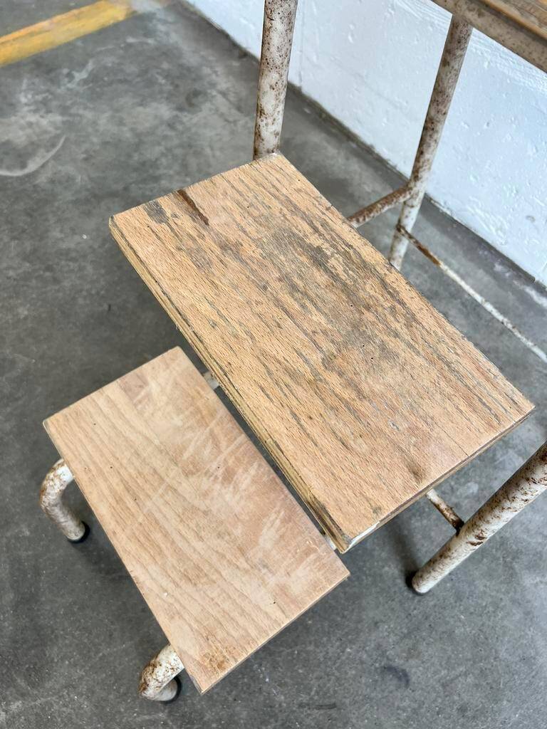 Vintage folding stool / kitchen step / mini ladder