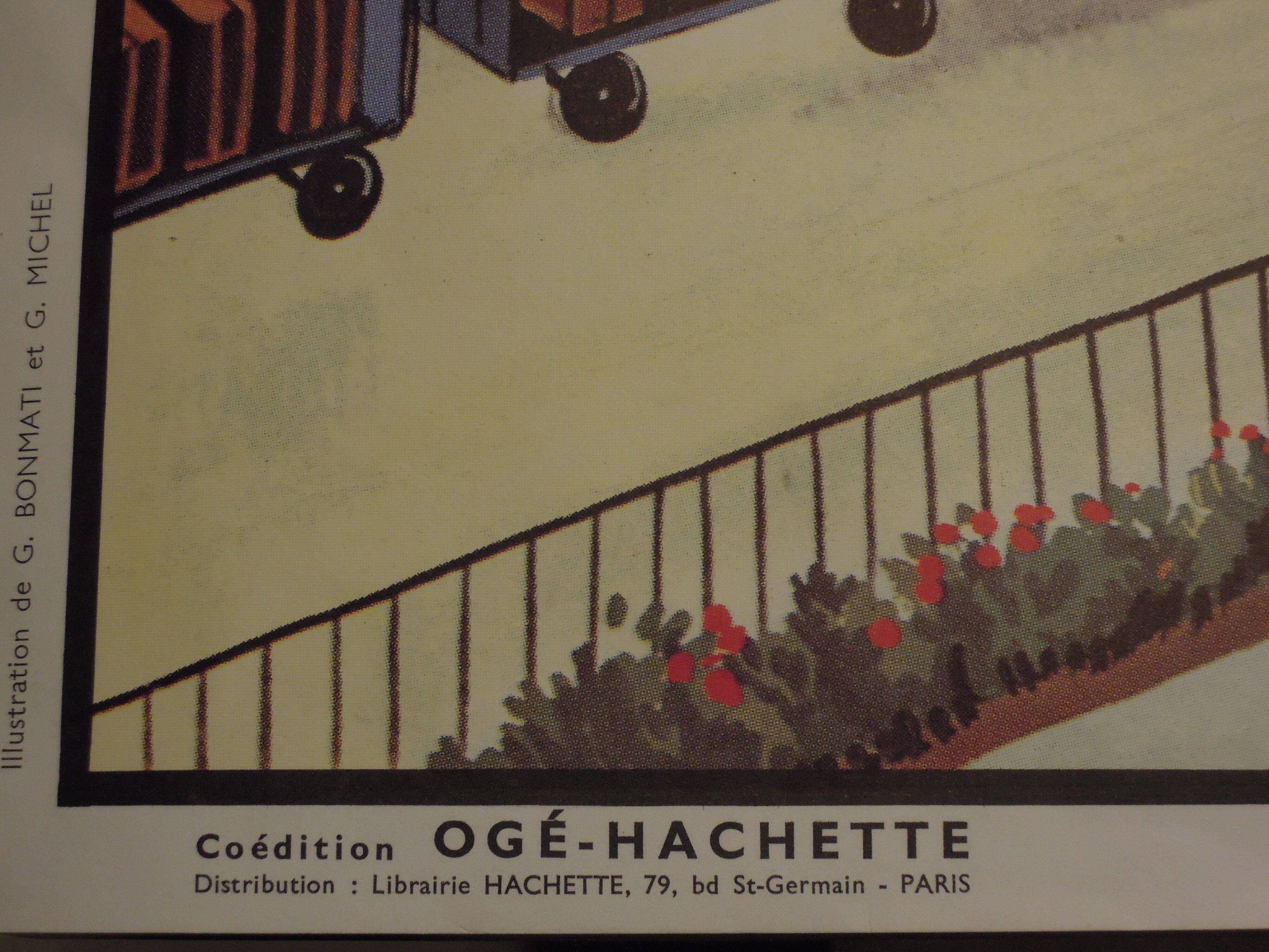 Displays educational EMB Hachette