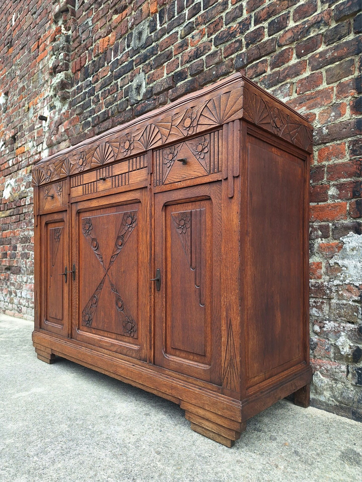 Buffet art déco plateau bois, meuble vaisselier ancien  Dimensions 142