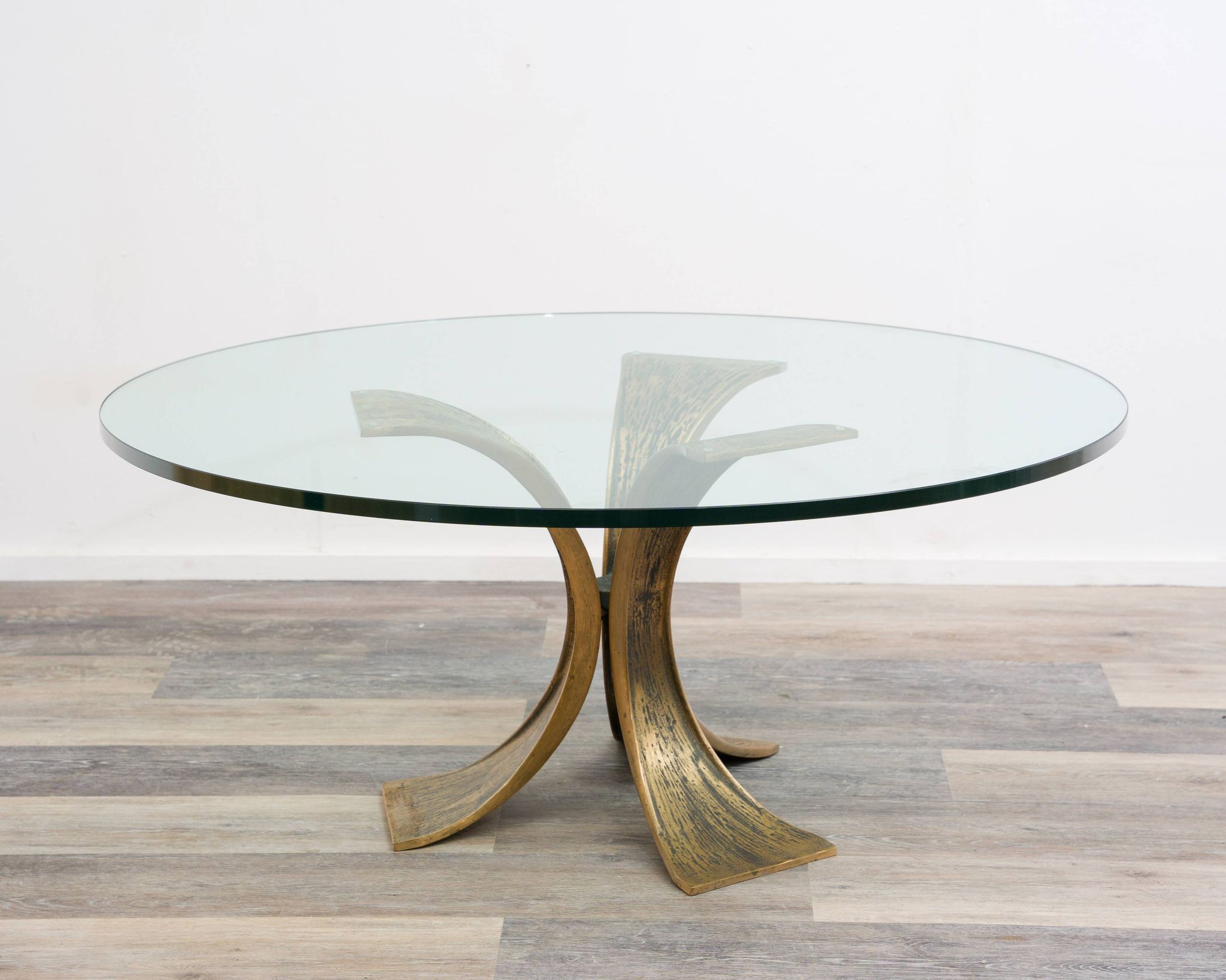 Glass coffee table, 80s design, Luciano Frigerio. Brutalist design