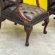 Fauteuil Chesterfield en cuir marron (le prix est pour un)