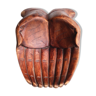 Empty pocket joined hands in carved wood, 70s