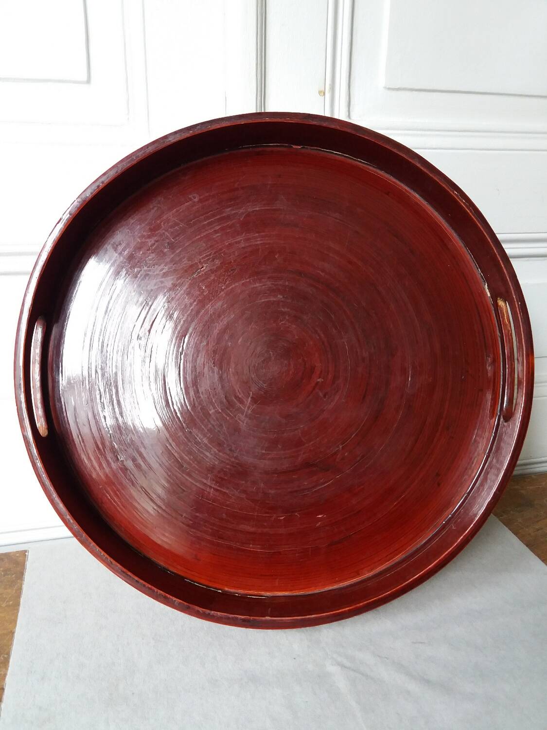 Japanese tray in red lacquered wood