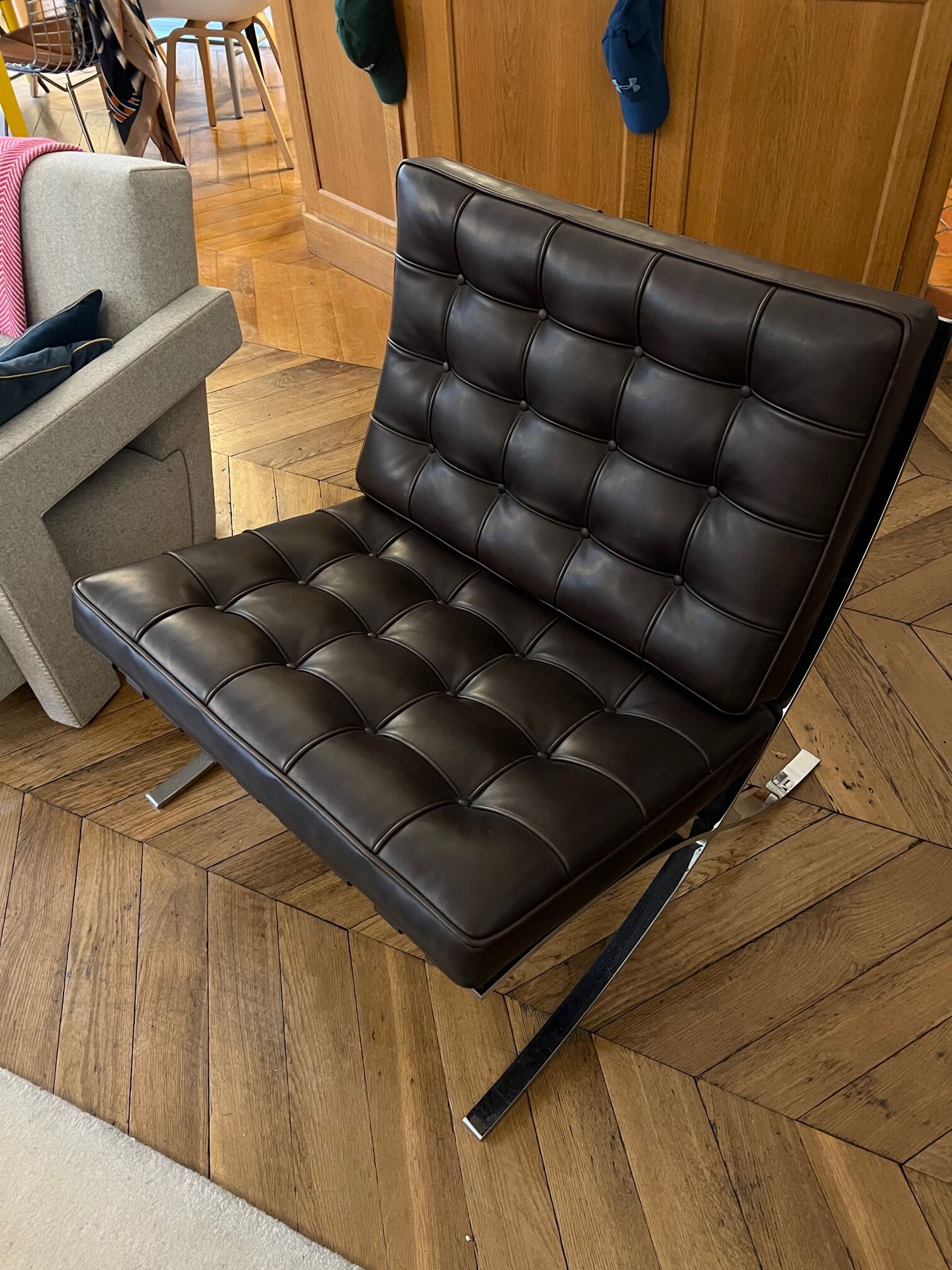 Chauffeuse Barcelona original edition by Ludwig Mies Van Der Rohe, Knoll