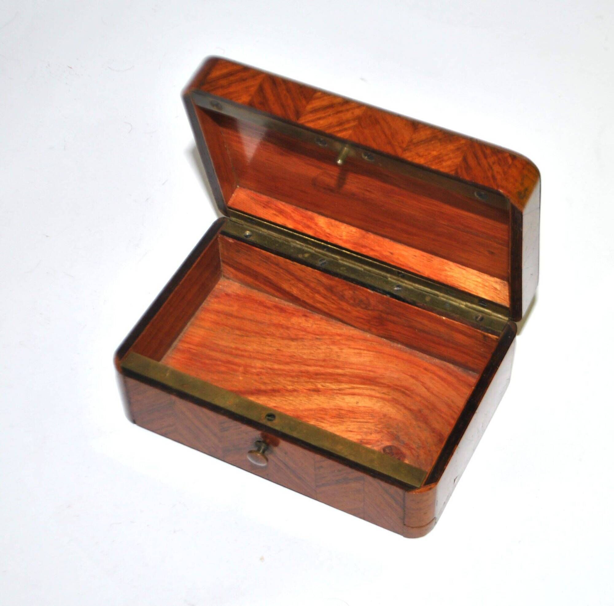 Antique box with marquetry wood, clover decoration, 7 x 11 cm.