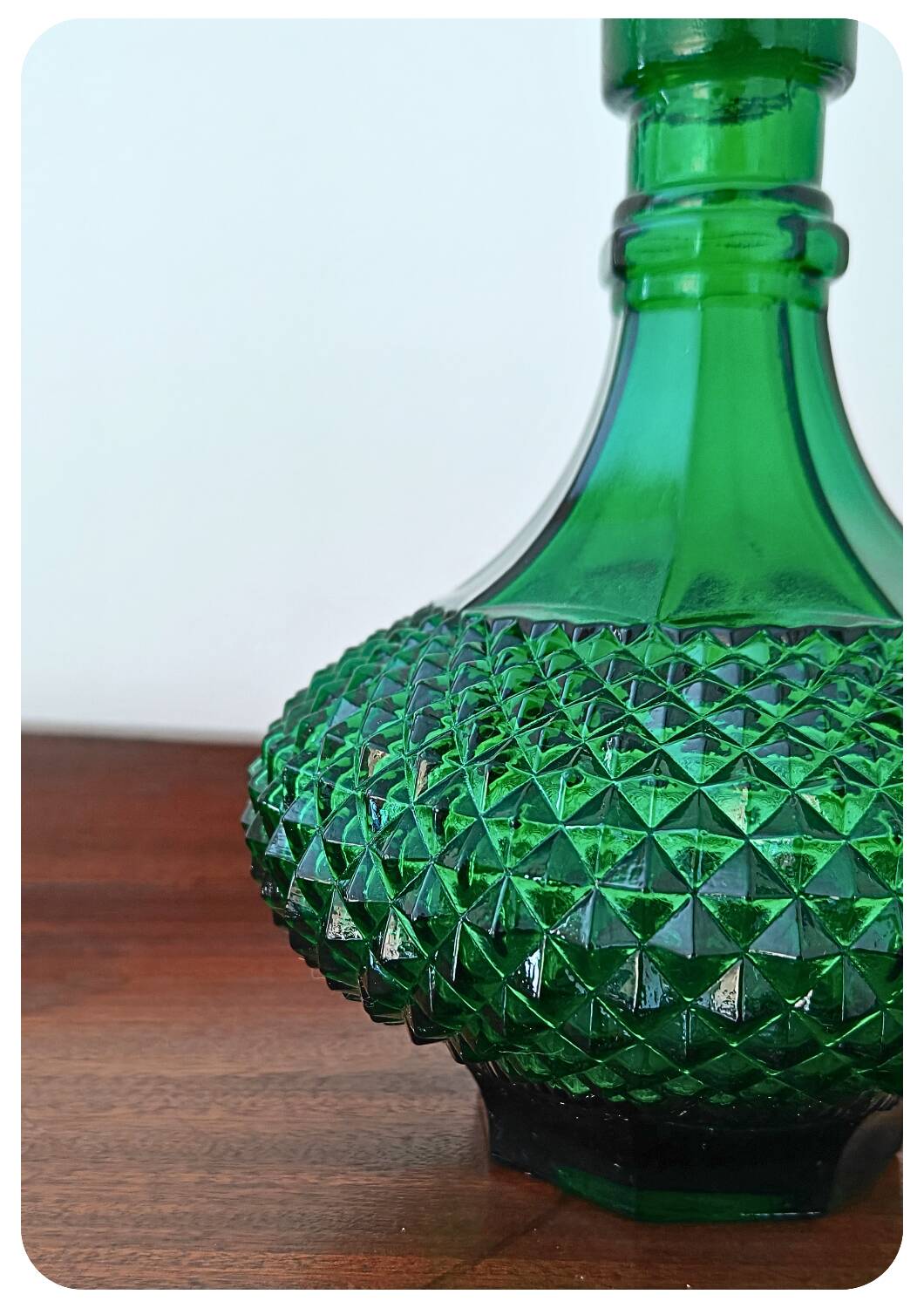 Carafe italienne verte à motif diamant Empoli de style moderne du milieu du siècle