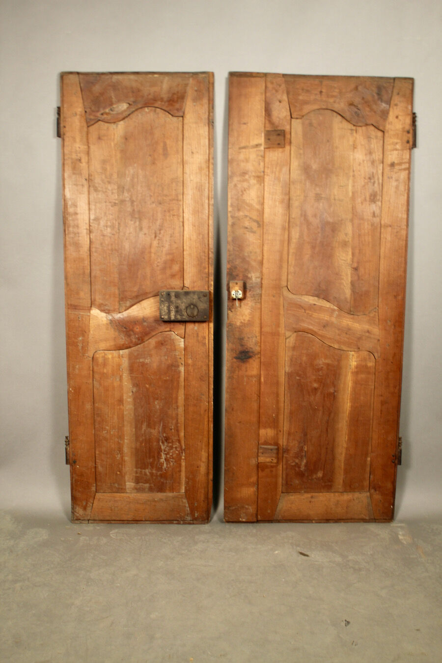 19th century Louis XV walnut facade