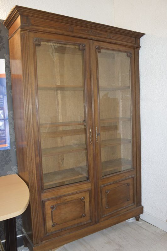 Wardrobe / bookshelf