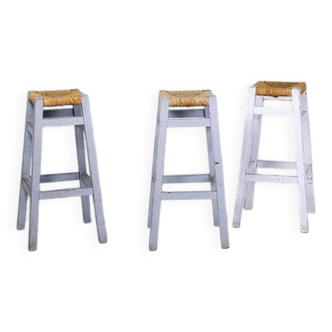Ensemble de 3 tabourets de bar en jonc avec cadre en bois