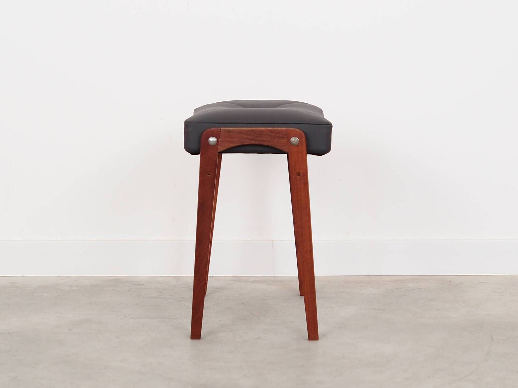 Teak footstool, Danish design, 1970s, production: Denmark