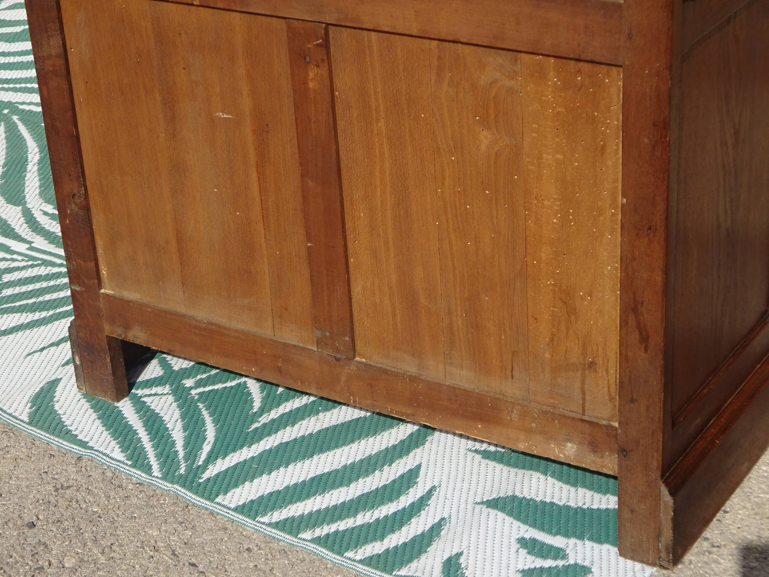 Small display case in oak and old glass