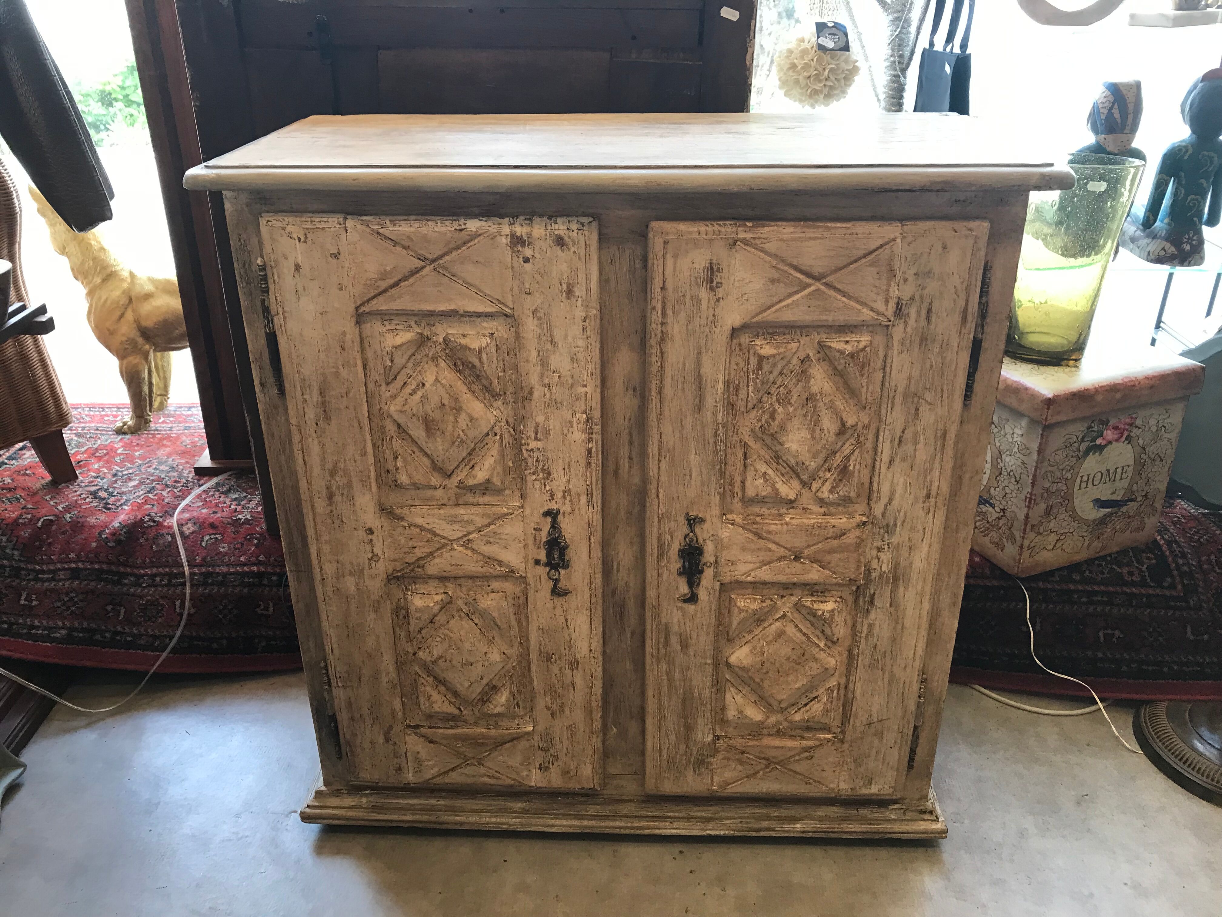 Sideboard Louis XVI epoch XIXth patinated gray with 2 doors
