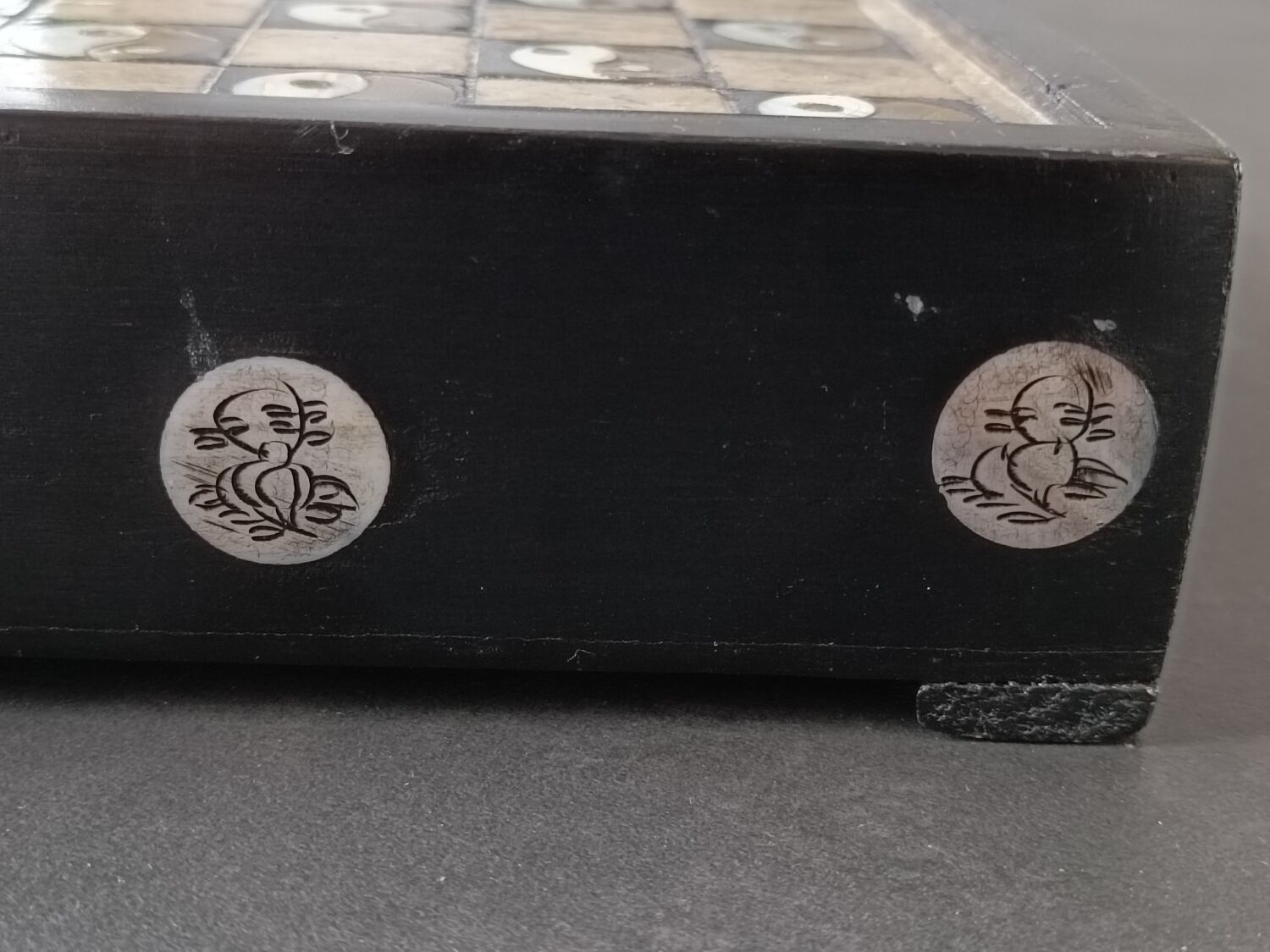 Chess in wood and mother-of-pearl