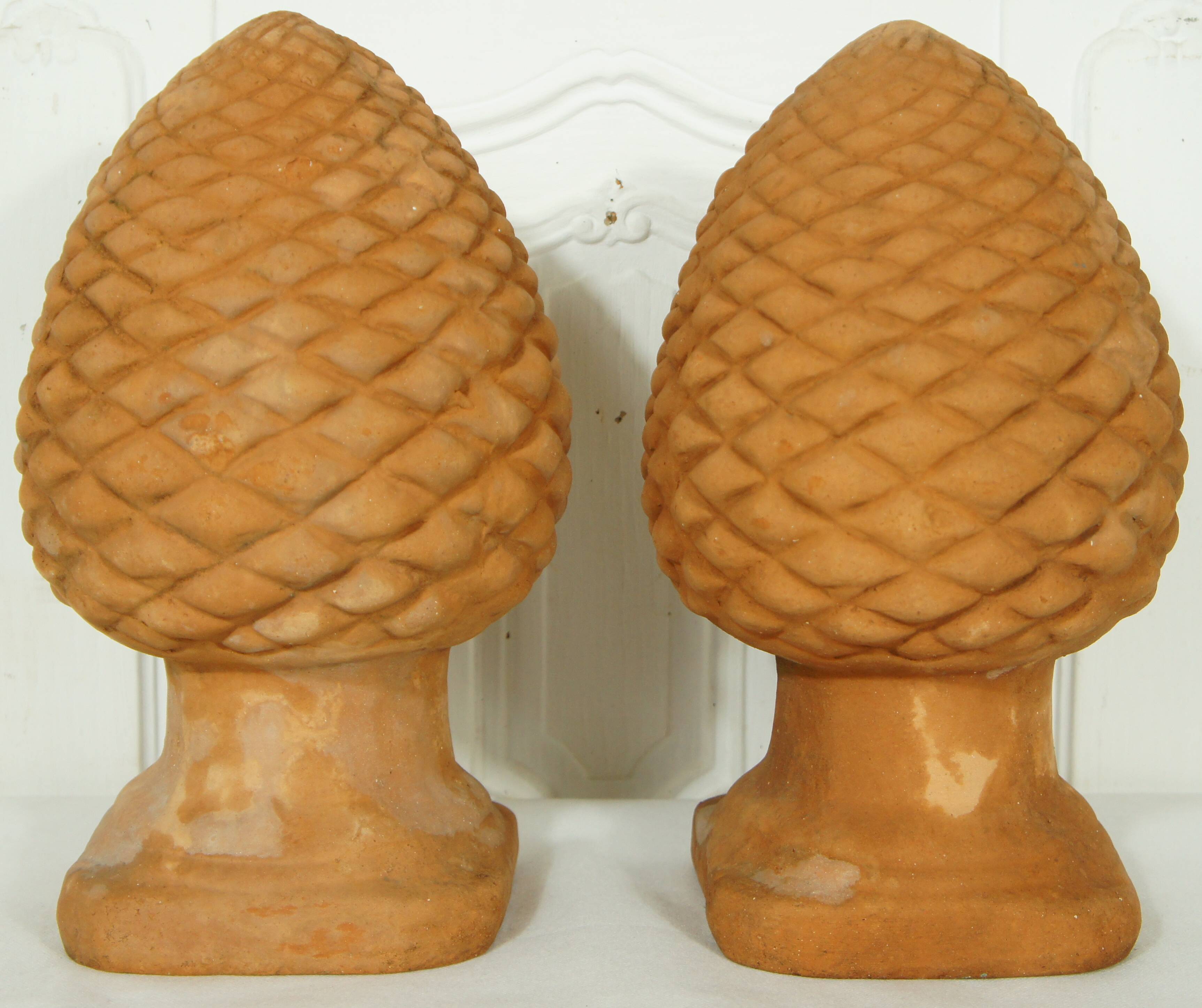 Set de 2 pommes de pin en terre cuite moulée 35 cm