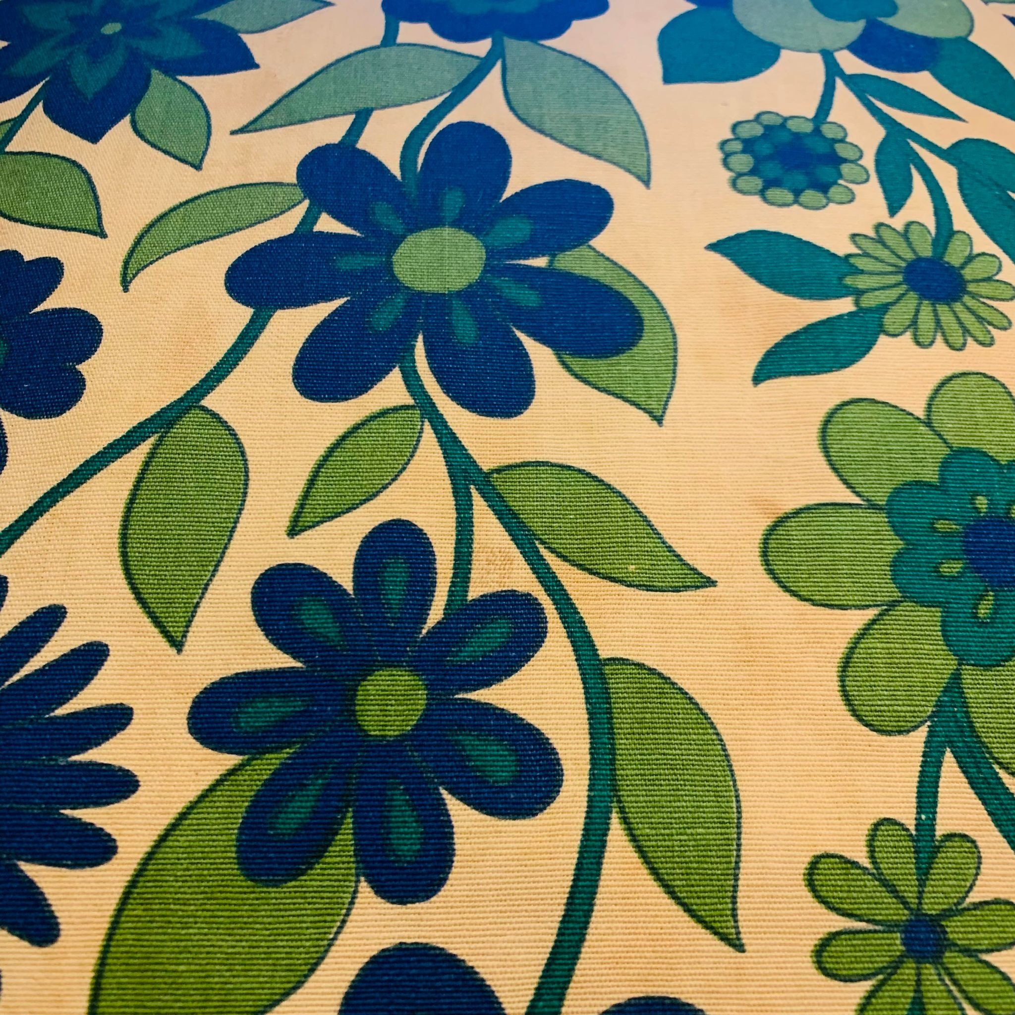 Vintage 70s flower cushion 47 x 47 cm